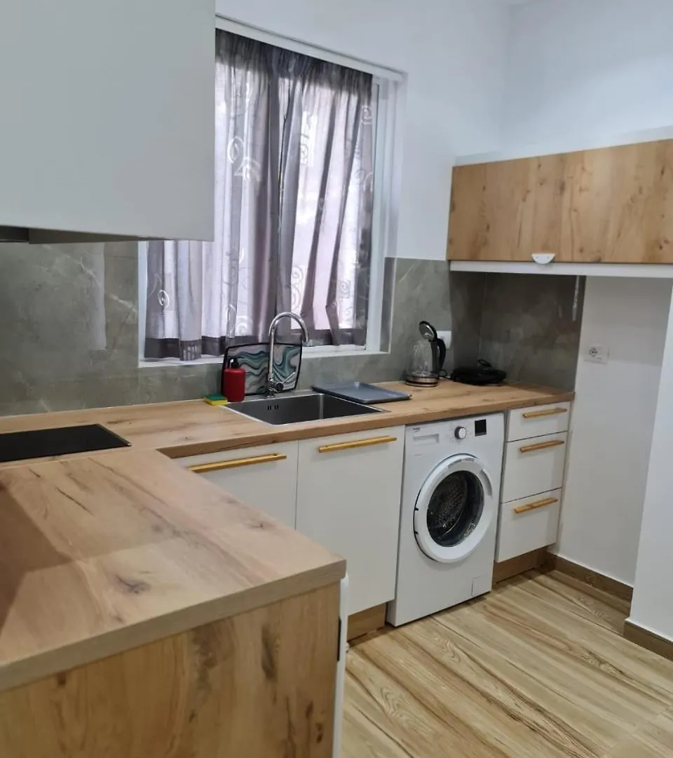 Laska Apartments Sarande 0*,  Albania